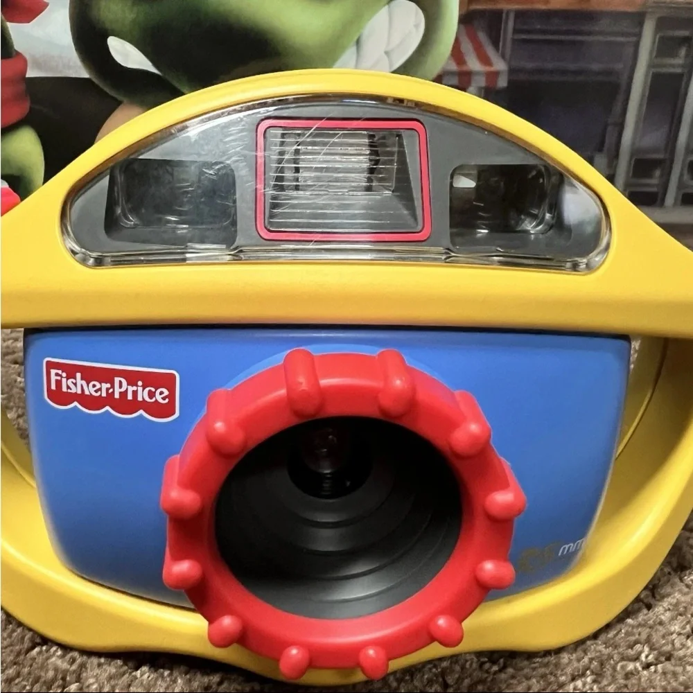 Fisher Price 1999 Perfect Shot Kids 35mm Film Camera-Read Descripton - Picture 2 of 10